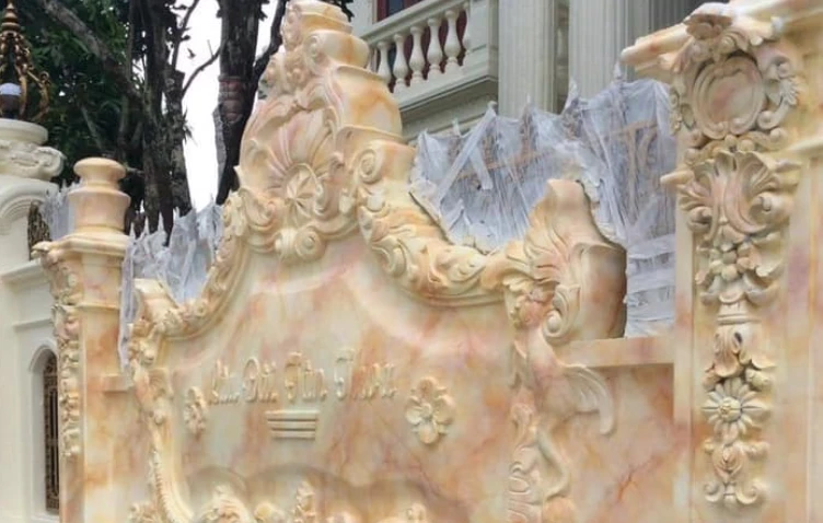 Sơn giả đá ngoài sân